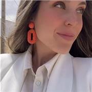 Imparto clases de todo tipo desde primaria y secundaria. Soy graduada en Derecho y ADE. También puedo ayudar con alguna asignatura de las mismas.